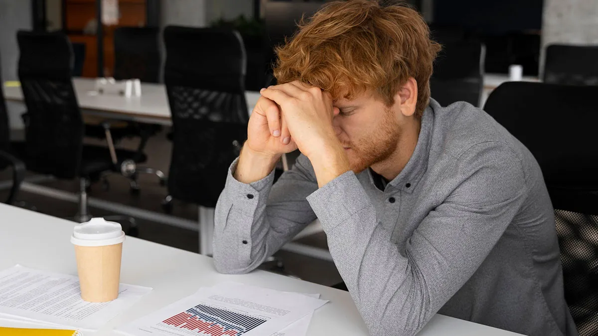 Worker Tells Boss To Stop Blaming Him For Her Failures, She Smirks, He Sends All Proof To HR Instead