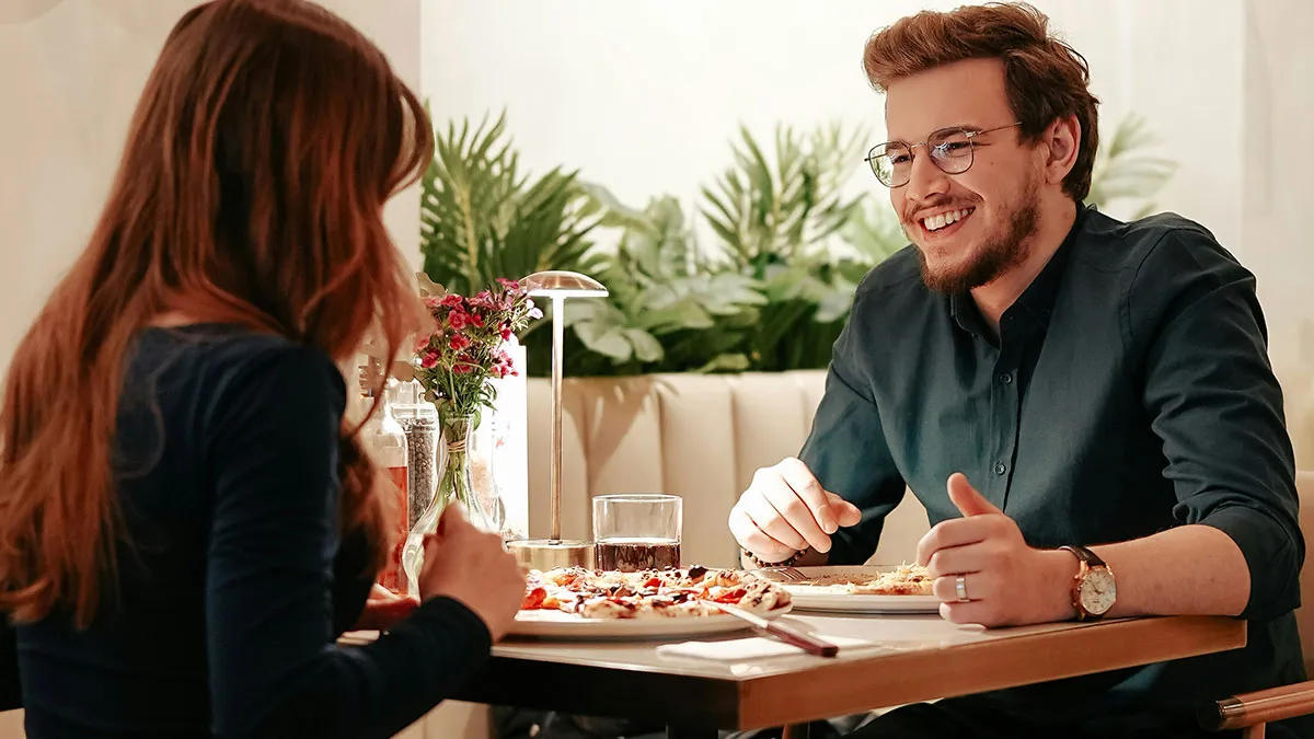 “AITA For Taking Back My Tip After The Waitress Humiliated Me In Front Of Everyone?”