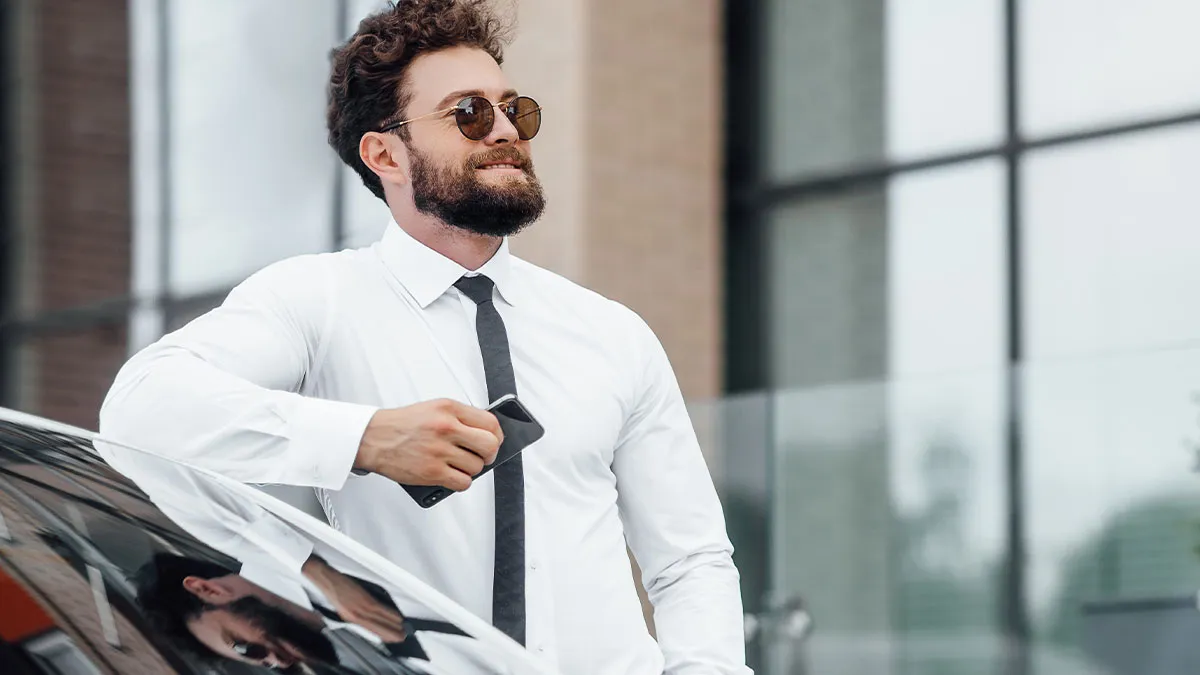 Behind The Gilded Gates: 30 Secrets Only Rich People’s Staff Know