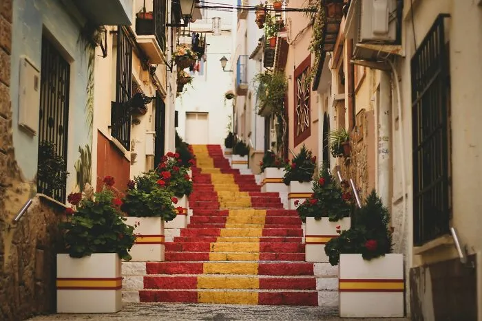50 Fun, Sad And Weird Facts People Decided To Share About Their Countries