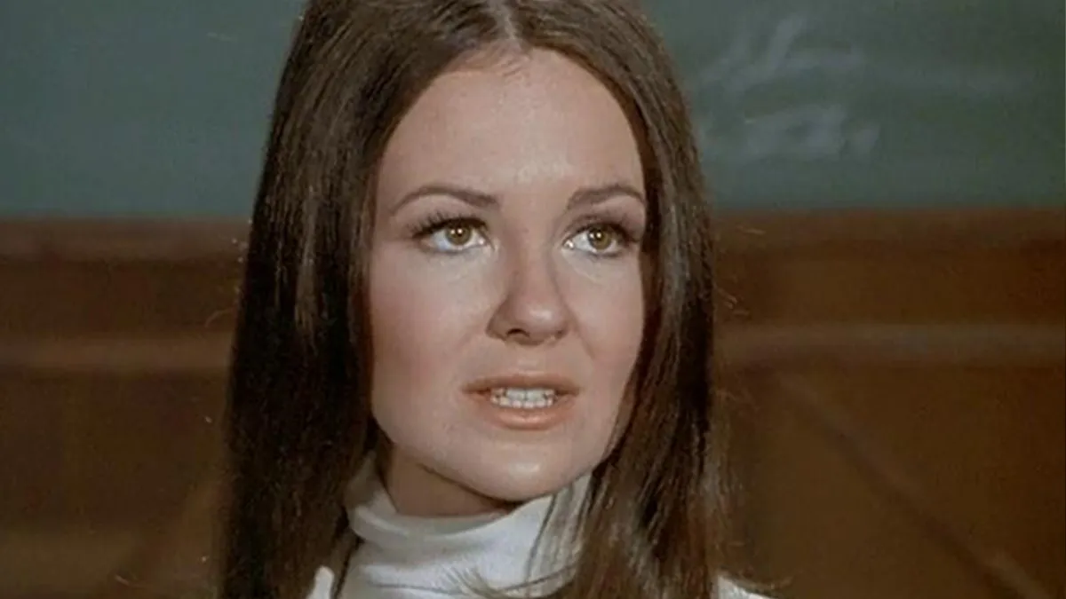 "Too Much Plastic Surgery And Cheap Hair Dye": "The Donna Reed Show" Star Looks Unrecognizable
