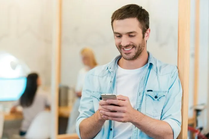 These 37 Accidental Sends Were So Embarrassing, People Still Think About Them At 2 A.M.