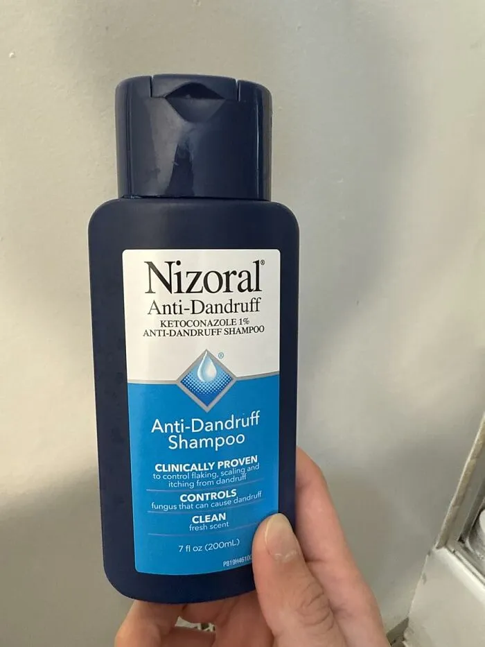That Awkward Moment When You Realize Your Dark Shirt Looks Like A Tiny, Personal Snow Globe Can Be A Thing Of The Past With Some Hardworking <a Style="Display:inline;" Href="Https://Www.amazon.com/Nizoral-Anti-Dandruff-Shampoo-Ketoconazole-Dandruff/Dp/B00ainmfac?ie=utf8&th=1&linkcode=ll1&tag=bphawk-20&linkid=8c2e49c961a14d79e5694044b46d5acf&language=en_us&ref_=as_li_ss_tl" Target="_blank">  <span Style="Font: Inherit; Color: #d74b1f;"> Anti-Dandruff Shampoo </Span>