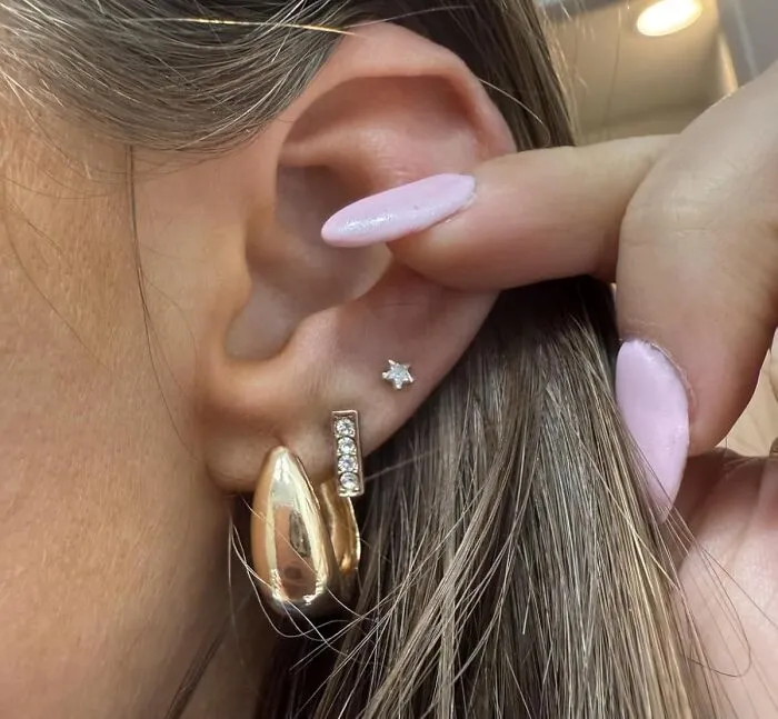 Channel Your Inner Beyoncé Or Just Look Like You Tried Harder Than Sweatpants On A Tuesday With Some Killer <a Style="Display:inline;" Href="Https://Www.amazon.com/Earrings-Lightweight-Multipack-Hypoallergenic-Twisted/Dp/B0bw9235ft?ie=utf8&th=1&linkcode=ll1&tag=bpsheep-20&linkid=3356b8cba651874329e1005931fc14a6&language=en_us&ref_=as_li_ss_tl" Target="_blank"> <span Style="Font: Inherit; Color: #d74b1f;"> Gold Hoop Earrings </Span>