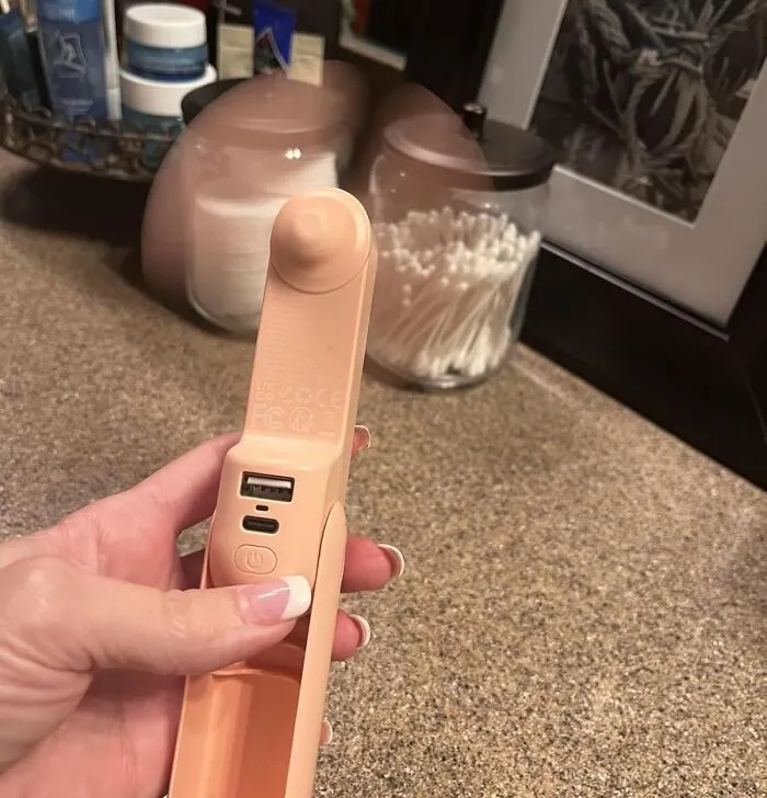 Don't Let Your Face Melt Like The Wicked Witch Of The West When A <a Style="Display:inline;" Href="Https://Www.amazon.com/Rechargeable-Handheld-Portable-Operated-Flashlight/Dp/B07qk9c9kt?ie=utf8&th=1&linkcode=ll1&tag=bpsheep-20&linkid=ef6ac1afd9056dd0b040b66d293ca55a&language=en_us&ref_=as_li_ss_tl" Target="_blank"> <span Style="Font: Inherit; Color: #d74b1f;"> Handheld Mini Fan </Span> Keeps You Breezy
