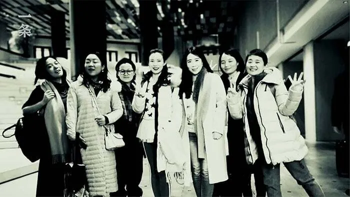En 2018, un grupo de siete amigas en China compró y renovó una casa de tres pisos y medio por aproximadamente $580 mil para poder pasar el resto de sus vidas juntas después de jubilarse.