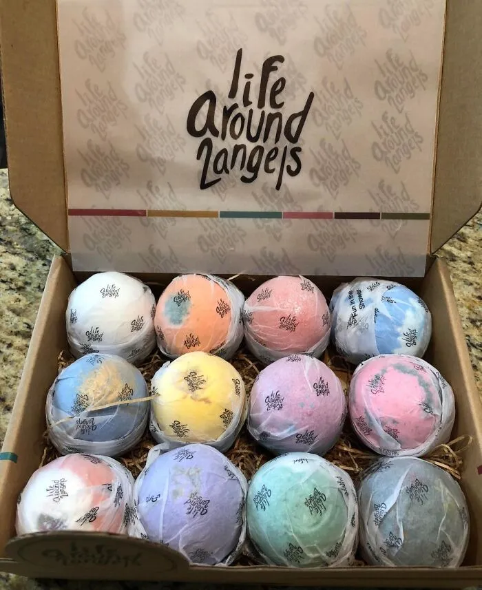 Your Frazzled Friend Can Finally Melt Away Their Worries One Fizzy, Fragrant Soak At A Time With A Pack Of <a Style="Display:inline;" Href="Https://Www.amazon.com/Lifearound2angels-Moisturize-Handmade-Birthday-Girlfriend/Dp/B01mfgn8s5?ie=utf8&th=1&linkcode=ll1&tag=bpcheetah-20&linkid=4c309d99990885eb6376eef2b3fda21c&language=en_us&ref_=as_li_ss_tl" Target="_blank">  <span Style="Font: Inherit; Color: #d74b1f;"> 12 Bathbombs</Span>