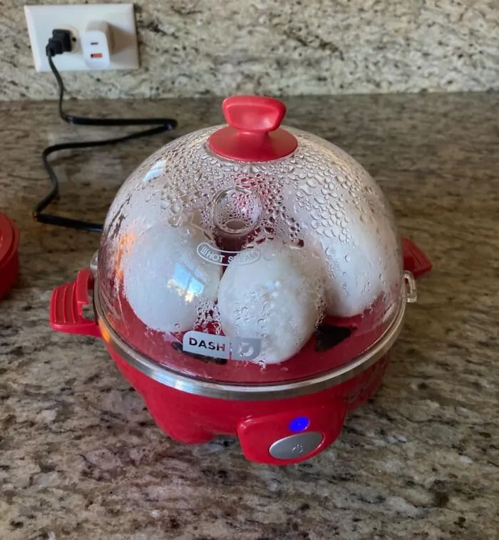 Considering You Just Set The Fire Alarm Off Making Toast, Achieving A Perfect Hard-Boiled Egg Seems Like An Impossible Dream, Unless You Have An <a Style="Display:inline;" Href="Https://Www.amazon.com/Dash-Rapid-Egg-Cooker-Scrambled/Dp/B0168cnyre?ie=utf8&th=1&linkcode=ll1&tag=bpdog-20&linkid=c3f0f7f1a4a832f911f32ad40c6e95e1&language=en_us&ref_=as_li_ss_tl" Target="_blank">  <span Style="Font: Inherit; Color: #d74b1f;"> Electric Egg Cooker </Span>