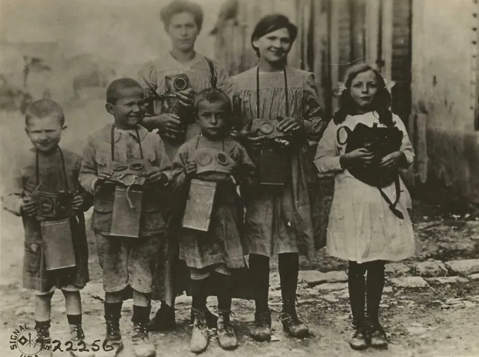 Entire Family Equipped With Masks, Merbach-Moselle, France, Circa 1914-1918