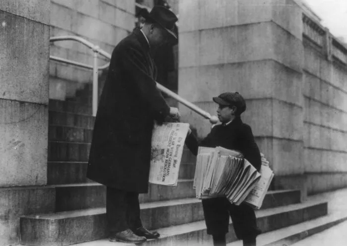 Man Buying The Evening Star From Newsboy, Washington, D.C., USA - Headline Reads "U.S. At War With Germany", 1917