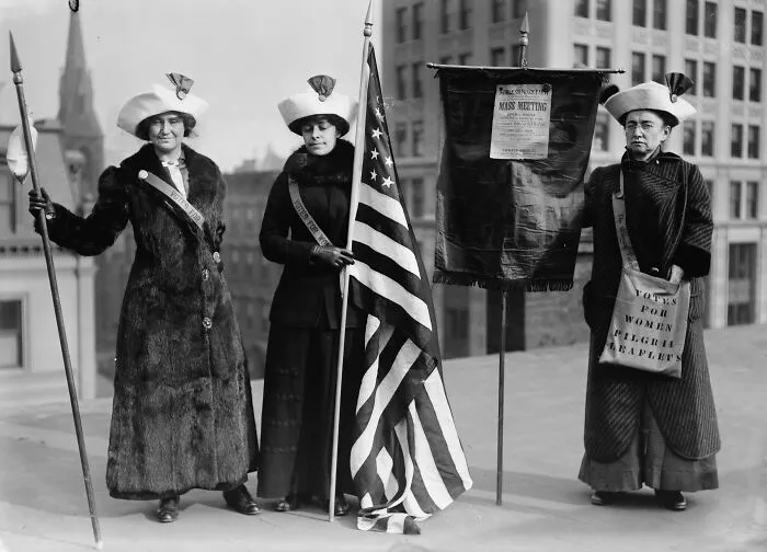 Suffragettes With Flag, 1910