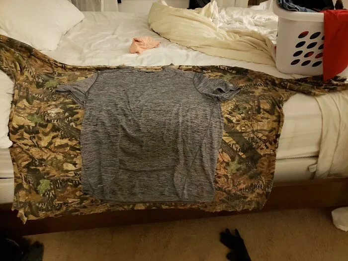 Camisetas antes y después de perder 180 kilos