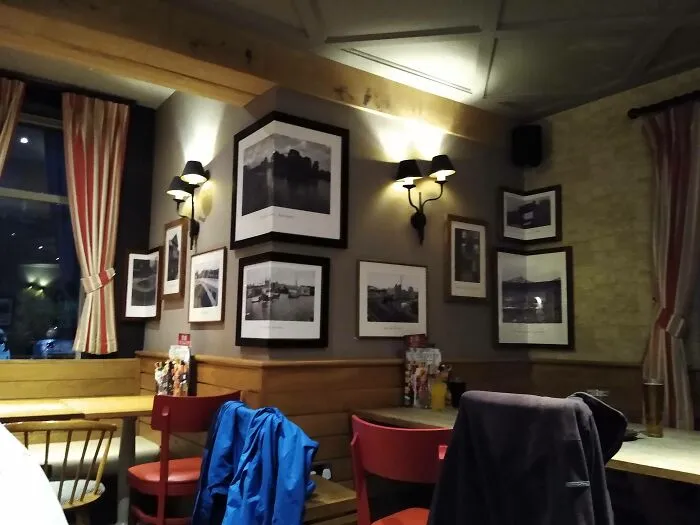 The Pictures In This Pub Go Round Corners