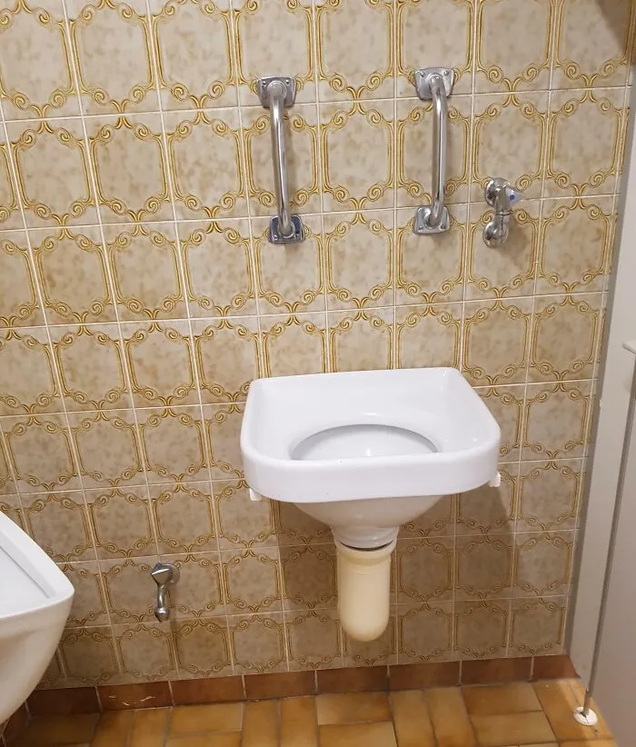 Puking Sink At An Old German Bar