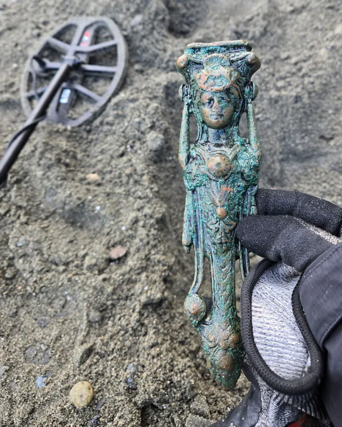 Mi esposa y yo encontramos esto hoy. No tengo ni idea de qué es, pero estamos encantados.