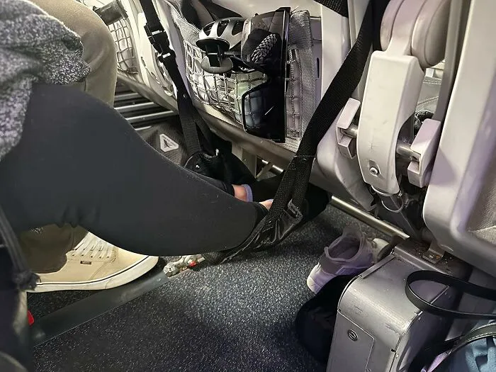 Turning Your Cramped Economy Seat Into A Surprisingly Cozy Oasis For Your Feet Is The Unexpected Joy Of An <a Style="Display:inline;" Href="Https://Www.amazon.com/Airplane-Footrest-Foot-Hammock-Travel-Essentials-Rest/Dp/B07sk6zflm?ie=utf8&th=1&linkcode=ll1&tag=bpkoala-20&linkid=9087c5335d24e915082fffb899842e8b&language=en_us&ref_=as_li_ss_tl" Target="_blank">  <span Style="Font: Inherit; Color: #d74b1f;"> Airplane Foot Hammock</Span>