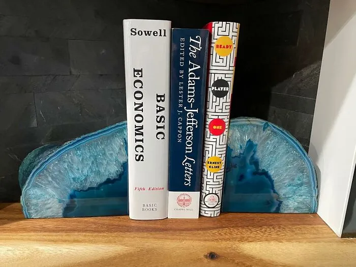Your Books Are Tired Of Their Flimsy, Uninspired Prison And Are Demanding To Be Held Captive By Something Far More Glamorous, Like A Set Of Sparkly <a Style="Display:inline;" Href="Https://Www.amazon.com/Jic-Gem-Polished-Green-Bookend/Dp/B00w87tb26?ie=utf8&th=1&linkcode=ll1&tag=bpbobcat-20&linkid=3e606afa4ae338db9e3aca6ce86b5569&language=en_us&ref_=as_li_ss_tl" Target="_blank">  <span Style="Font: Inherit; Color: #d74b1f;"> Geode Bookends </Span>