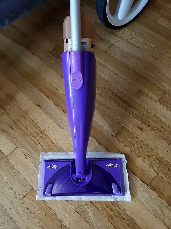 Keeping Your Tiny Dorm Room Floor Sparkling Clean Without Dragging Out A Giant Bucket And Mop Is A Genius Move With A <a Style="Display:inline;" Href="Https://Www.amazon.com/Swiffer-Hardwood-Mopping-Cleaner-Starter/Dp/B07yqdd94m?ie=utf8&linkcode=ll1&tag=bpflamingo-20&linkid=9cf15f8d1f734d191a70d2f70bb26688&language=en_us&ref_=as_li_ss_tl" Target="_blank">  <span Style="Font: Inherit; Color: #d74b1f;"> Swiffer Spray Mop</Span>