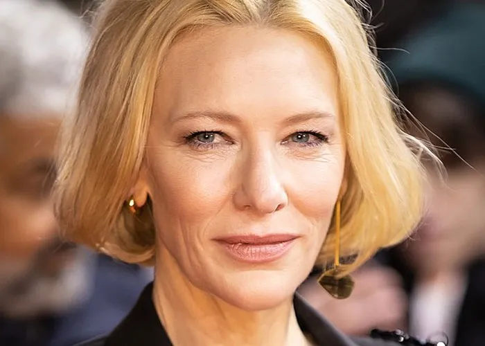 “A Total Gentleman”: 50 Times People Ran Into Celebrities And Had The Wildest Experiences