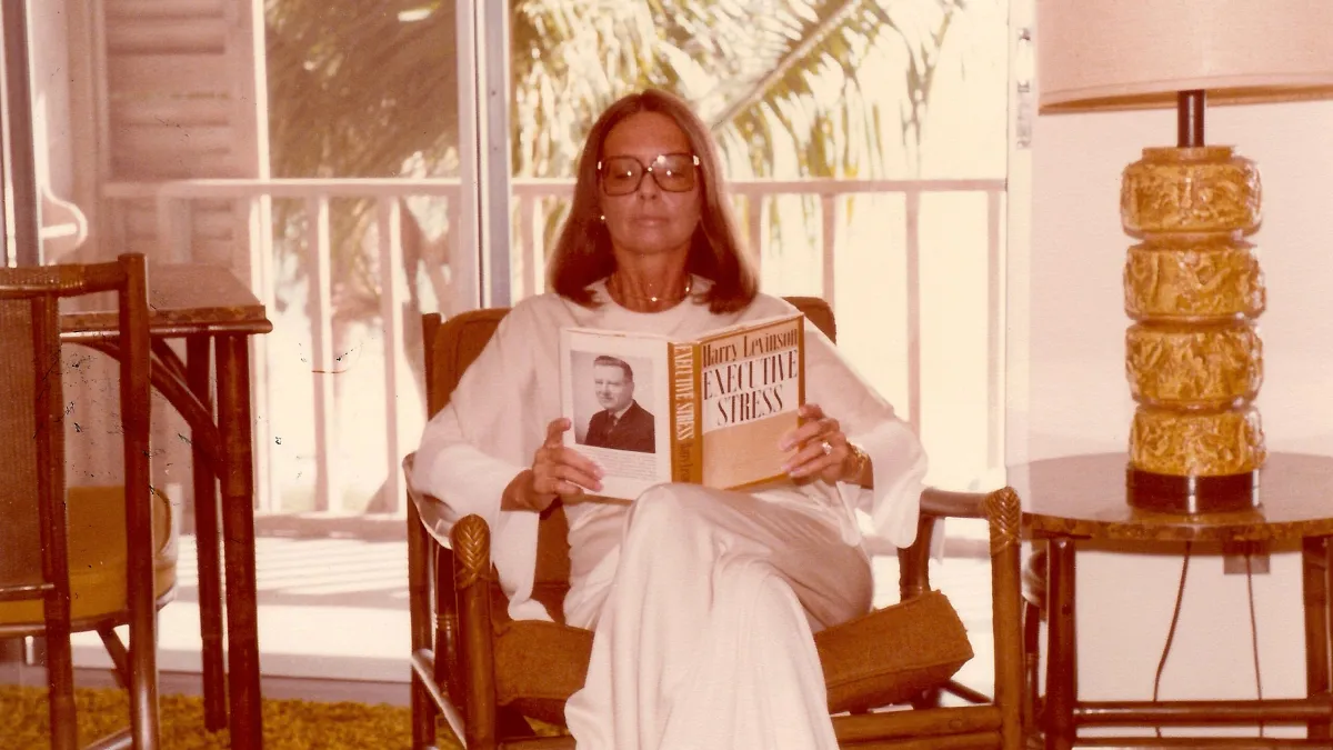 32 Fascinating Photos That Will Give You A Glimpse Into The Lives Of Women In The 70s