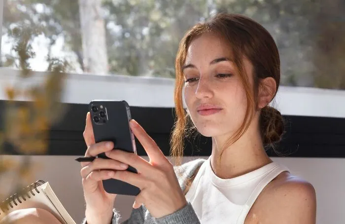 31 Of The Most Hilarious And Bizarre Ways People Have Tried To Get Hired For A Job