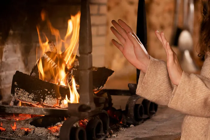 28 Of The Creepiest Yet True Stories About The Most Daunting Sounds Ever Heard By Folks At Night