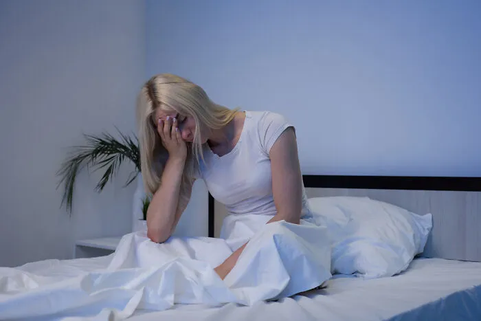 28 Of The Creepiest Yet True Stories About The Most Daunting Sounds Ever Heard By Folks At Night