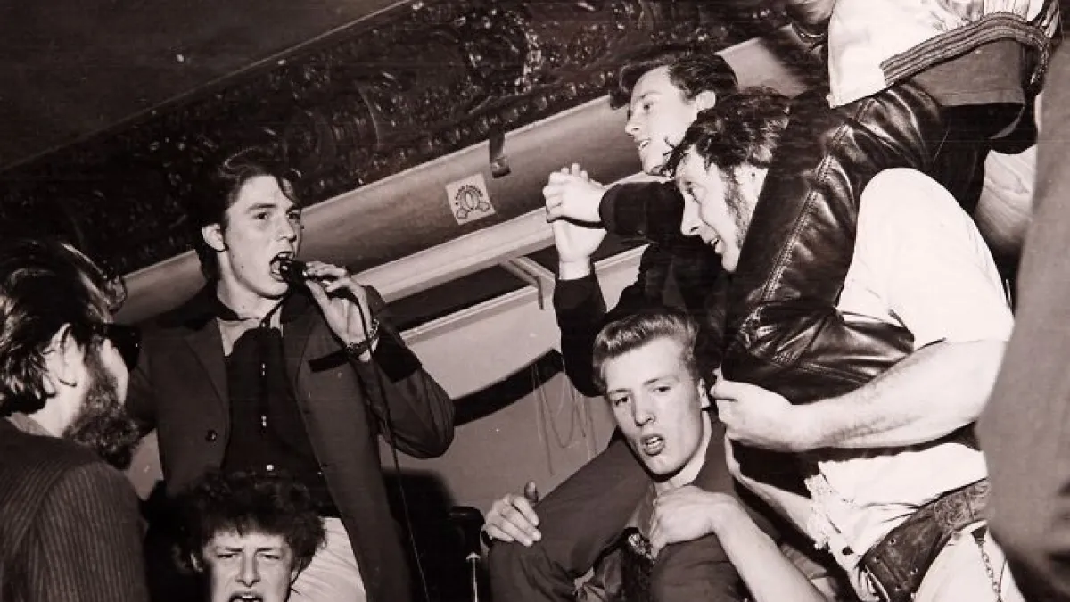 21 Striking Photos From The 20th Century Teddy Boy Era That Will Make You Look Twice