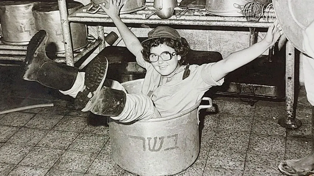50 Fascinating Historical Images That Tell Stories Beyond Textbooks (New Pics)