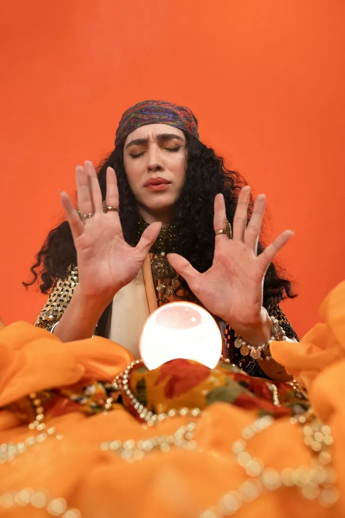 “She Pulled That From Thin Air”: 30 Things Psychics Predicted That Ended Up Becoming True