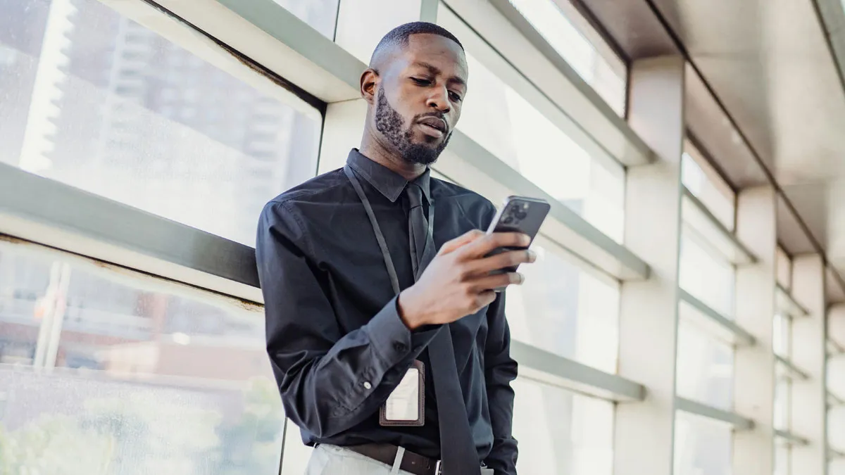 Wife Finds Husband’s Texts With His Coworker Just 2 Weeks After Their Wedding: "My Stomach Sank"