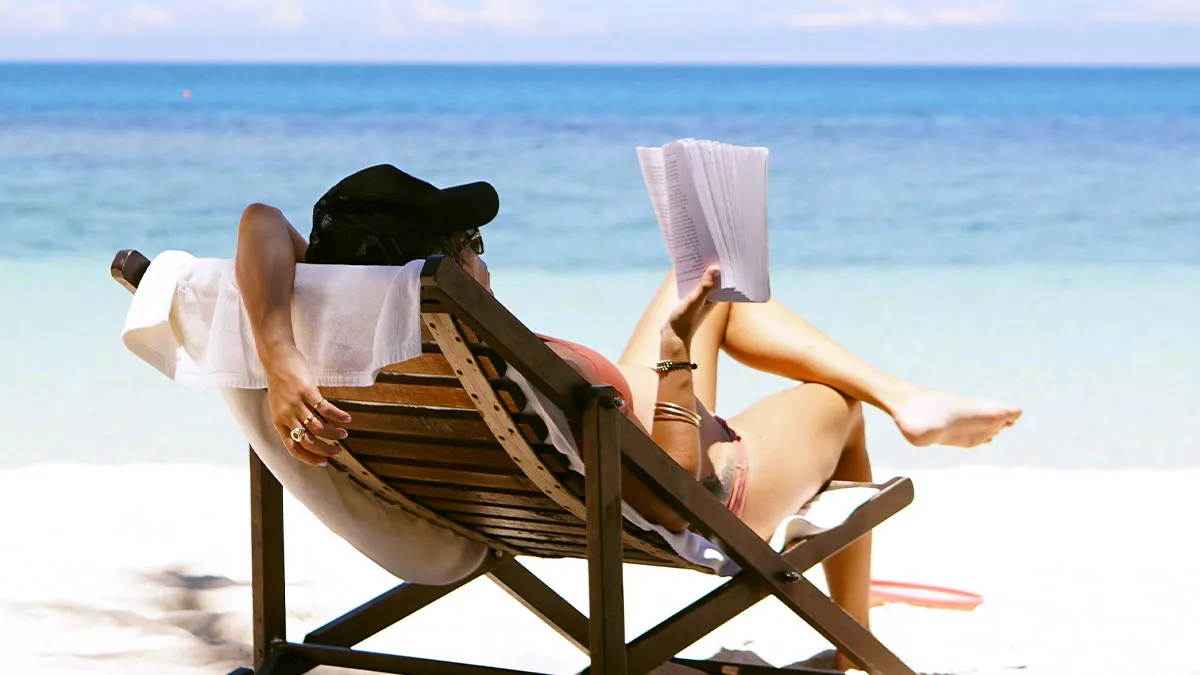Worker Receives A Former Reprimand For Not Working During Vacation