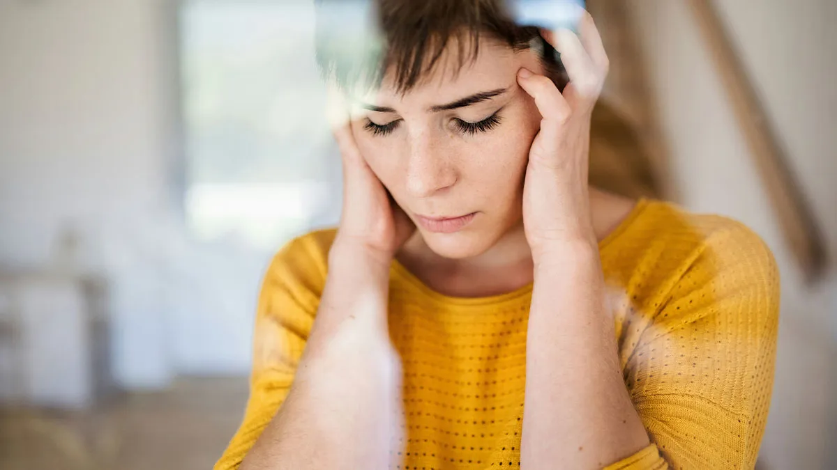 Pregnant Lady Can't Shake The Feeling That Fiancé Did Something Suspicious After Anonymous Text