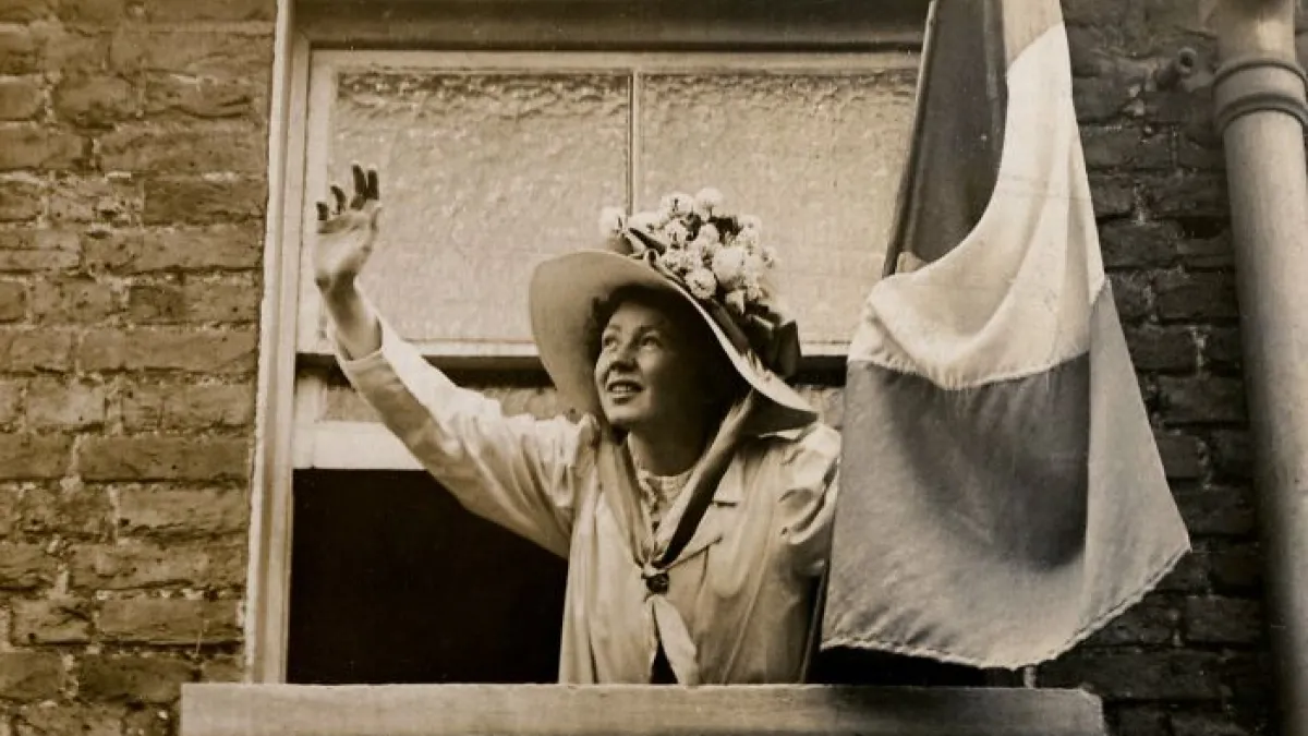 45 Powerful Photos Of Women In The 20th Century Suffrage Era