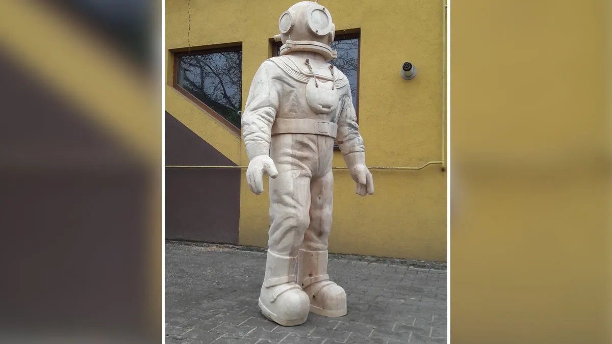 Artist Turns Tree Stumps Into Magical Sculptures, And Here Are 20 Of His Best Creations