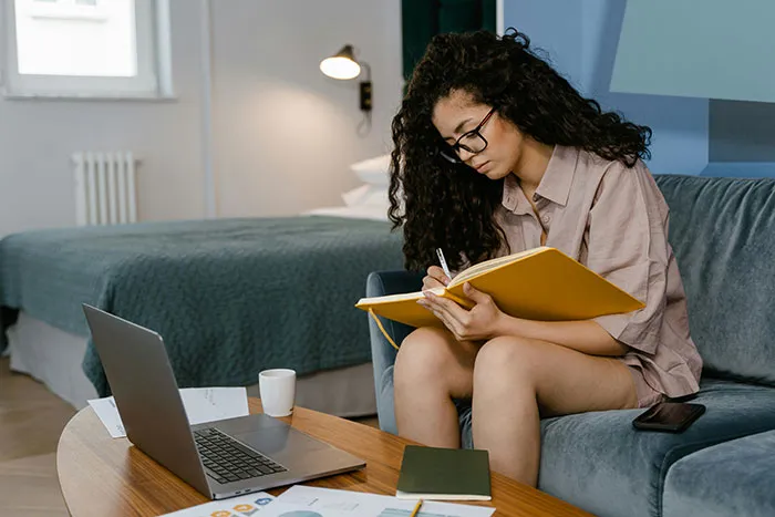 41 College Admissions Lies That Were So Dumb They Made Officers Stop In Their Tracks