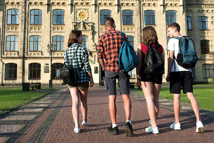 41 College Admissions Lies That Were So Dumb They Made Officers Stop In Their Tracks