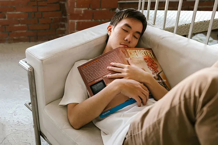 41 College Admissions Lies That Were So Dumb They Made Officers Stop In Their Tracks