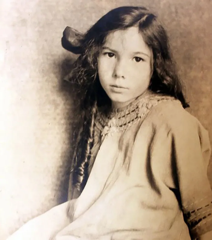 Barbara Newhall Follett