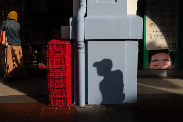 This Street Photographer Shows How ‘Nothing Newsworthy’ Can Be Truly Beautiful (31 Pics)
