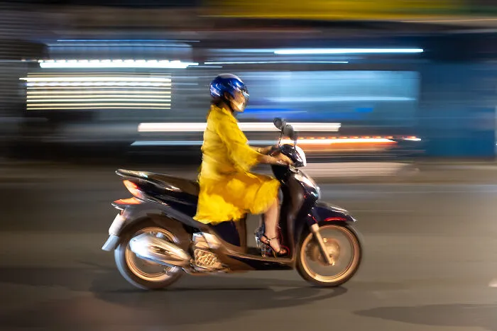 This Street Photographer Shows How ‘Nothing Newsworthy’ Can Be Truly Beautiful (31 Pics)