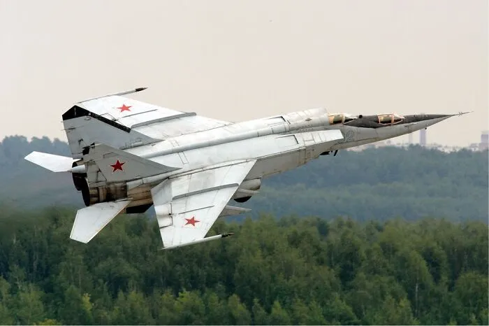 Mig-25 Jet Fighter - 2,190mph (3,525km/H)