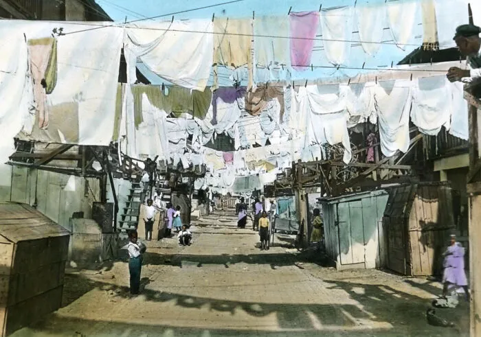 Children Playing And Laundry Hanging In Logan Court, Washington, D.C., 1922