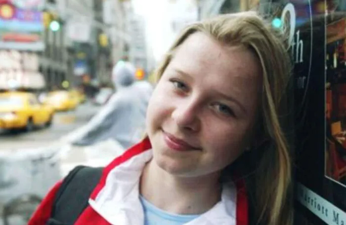Natasha Demkina Claims Her Eyes Can See Straight Through Skin To Diagnose Illnesses
