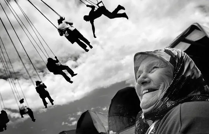 50 Street Photos That Prove Timing Is Everything, As Shared On This Instagram Page