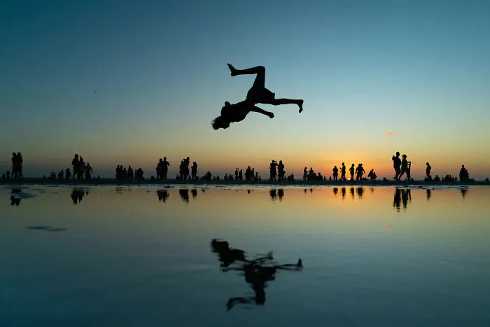 Finalist, 2024: "Sunset Flight" By Dmytro Geshengorin