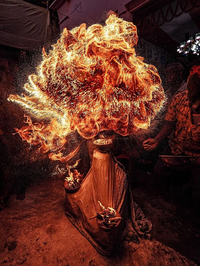 65 Dynamic Street Photography Shots Capturing India’s Heartbeat By Sammya Brata Mullick