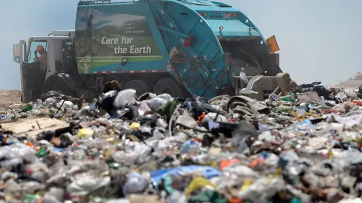 50 Eye-Opening Photos That Show Exactly How Much Worse Consumerism Has Gotten (New Pics)