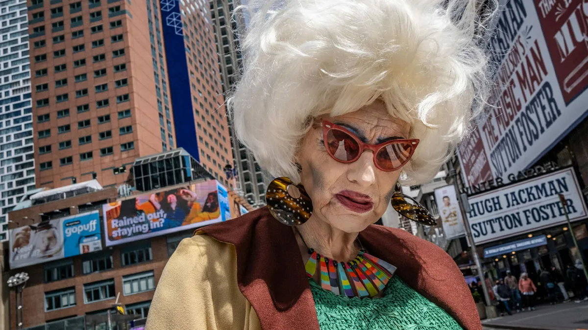 50 Raw And Honest Moments Captured On The Streets