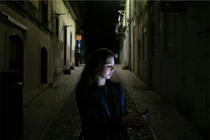 Someone Asks "Street-Smart" People To Share Their Tips And Tricks, 50 Deliver